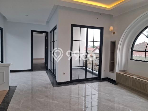 KESEMPATAN EMAS! Rumah Premium di Bintaro, Tangerang Selatan, Luas 250m² LB 420m² KESEMPATAN EMAS! Rumah Premium di Bintaro, Tangerang Selatan, Luas 250m² LB 420m²