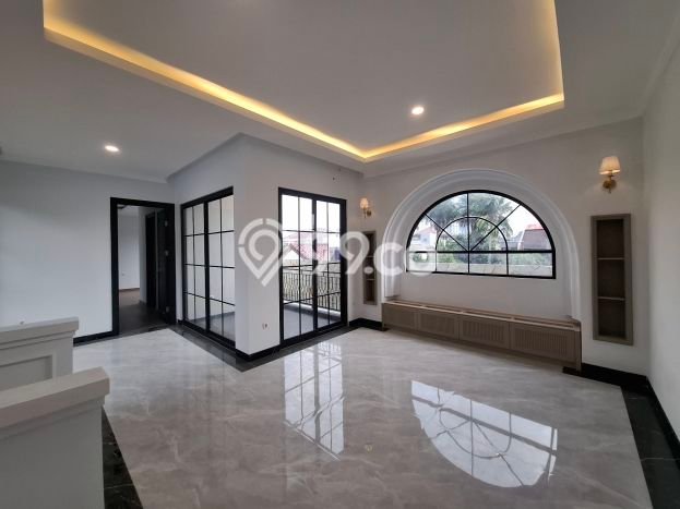 KESEMPATAN EMAS! Rumah Premium di Bintaro, Tangerang Selatan, Luas 250m² LB 420m² KESEMPATAN EMAS! Rumah Premium di Bintaro, Tangerang Selatan, Luas 250m² LB 420m²