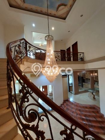 PRIME LOCATION! Rumah Berkembang area Bintaro, Luas 285m² Bangunan 450m² PRIME LOCATION! Rumah Berkembang area Bintaro, Luas 285m² Bangunan 450m²