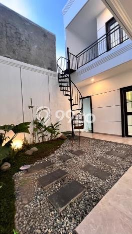 For Sale Rumah Mewah Exclusive di BSD, Tangerang Selatan For Sale Rumah Mewah Exclusive di BSD, Tangerang Selatan