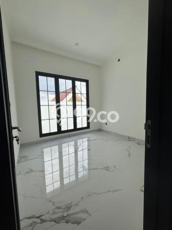 Rumah Elit Modern Siap Huni di Bintaro Jakarta Selatan Rumah Elit Modern Siap Huni di Bintaro Jakarta Selatan