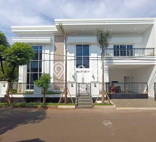 Rumah Berkualitas 4 Kamar Tidur dan 4 Kamar Mandi di Bintaro, Dekat Pusat Kota, Tangerang Selatan Rumah Berkualitas 4 Kamar Tidur dan 4 Kamar Mandi di Bintaro, Dekat Pusat Kota, Tangerang Selatan