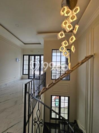 Rumah Luxury Modern Tanpa Renovasi di BSD Griya Loka Tangerang Rumah Luxury Modern Tanpa Renovasi di BSD Griya Loka Tangerang