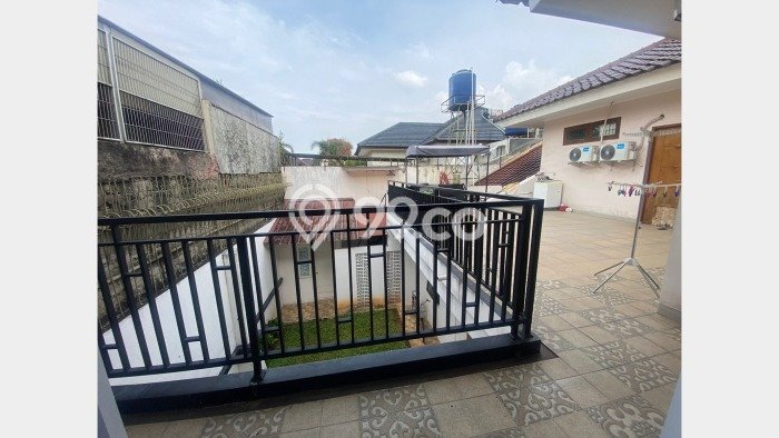 Rumah LT 300m² di Bintaro, Tangerang Selatan - Akses Mudah Rumah LT 300m² di Bintaro, Tangerang Selatan - Akses Mudah