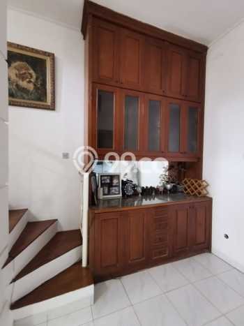 Rumah LT 120m² / LB 150m² View Kota di Sektor 9-Bintaro, Tangerang Selatan Rumah LT 120m² / LB 150m² View Kota di Sektor 9-Bintaro, Tangerang Selatan