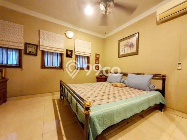 Rumah LT 340m² / LB 450m² View Gunung di Bintaro, Tangerang Selatan Rumah LT 340m² / LB 450m² View Gunung di Bintaro, Tangerang Selatan