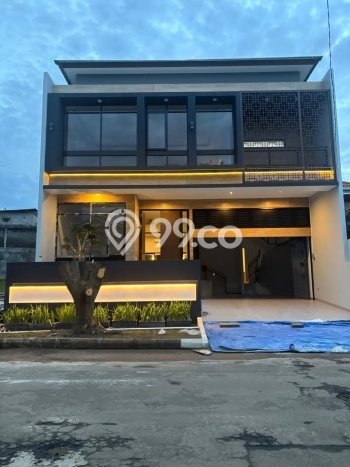 Hunian Mewah LB 370m2 Siap Pakai Desain Elegan di Sektor 9-Bintaro, Tangerang Selatan Hunian Mewah LB 370m2 Siap Pakai Desain Elegan di Sektor 9-Bintaro, Tangerang Selatan