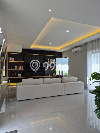 Hunian Eksklusif Siap Huni LT 344m2 di BSD, Tangerang Selatan Hunian Eksklusif Siap Huni LT 344m2 di BSD, Tangerang Selatan