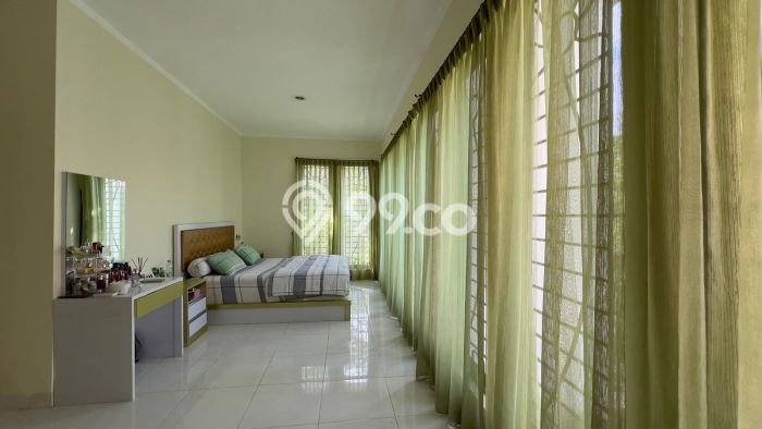 Rumah Mewah dengan 5 Kamar Tidur di Kawasan Elite Bintaro, Tangerang Selatan Rumah Mewah dengan 5 Kamar Tidur di Kawasan Elite Bintaro, Tangerang Selatan