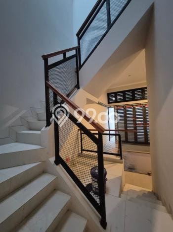 Hunian Mewah LB 370m2 Siap Pakai Desain Elegan di Sektor 9-Bintaro, Tangerang Selatan Hunian Mewah LB 370m2 Siap Pakai Desain Elegan di Sektor 9-Bintaro, Tangerang Selatan