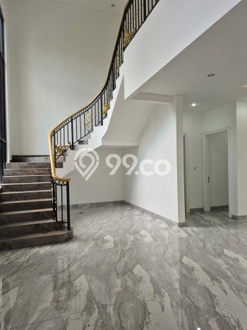 Hunian Elit LB 654m2 Siap Huni Desain Elegan di Bintaro, Tangerang Selatan Hunian Elit LB 654m2 Siap Huni Desain Elegan di Bintaro, Tangerang Selatan