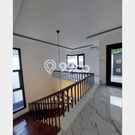 Rumah Elit LB 550m2 Siap Huni Desain Elegan di Bintaro, Tangerang Selatan Rumah Elit LB 550m2 Siap Huni Desain Elegan di Bintaro, Tangerang Selatan