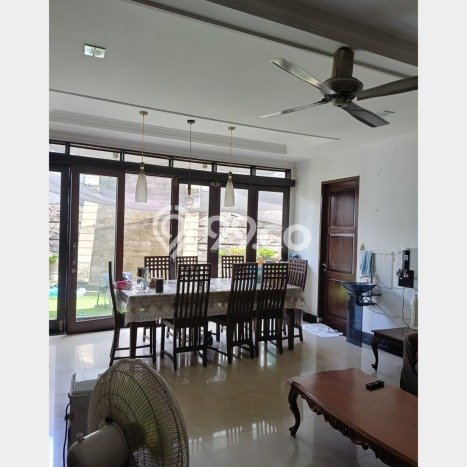 SPECIAL PRICE! Rumah Strategis di Bintaro, Luas 266m² Bangunan 400m² SPECIAL PRICE! Rumah Strategis di Bintaro, Luas 266m² Bangunan 400m²