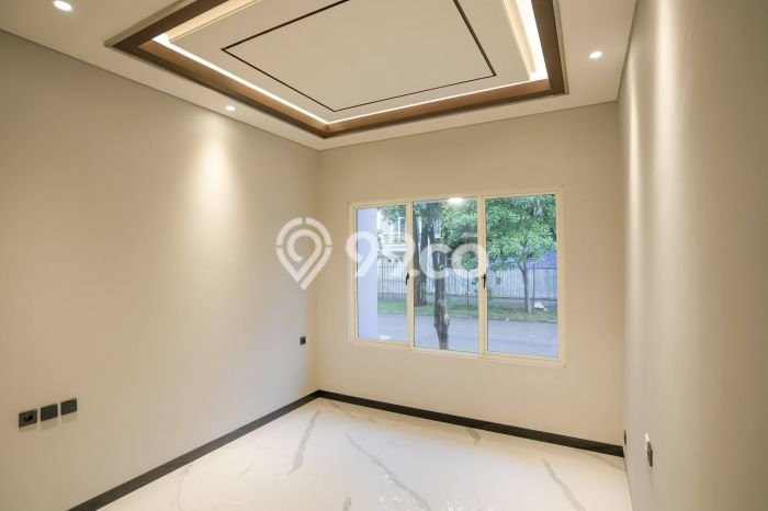 PROPERTI PILIHAN! Rumah di Gading Serpong, Luas 286m² Bangunan 325m² PROPERTI PILIHAN! Rumah di Gading Serpong, Luas 286m² Bangunan 325m²