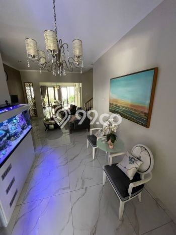 Rumah Strategis , Tangerang Selatan, LT 175m2m² LB 350m2m² Rumah Strategis , Tangerang Selatan, LT 175m2m² LB 350m2m²