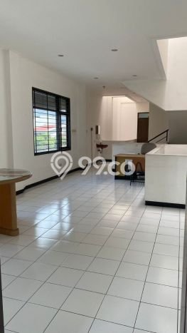 Ruko Dijual di Astanaanyar LT 232m2, LB 480m2 untuk Investasi Ruko Dijual di Astanaanyar LT 232m2, LB 480m2 untuk Investasi