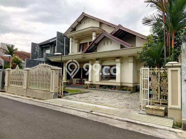 Rumah Mewah Dijual LT 330m2 di Antapani, Bandung Rumah Mewah Dijual LT 330m2 di Antapani, Bandung