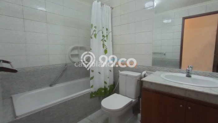 Apartemen Disewakan 3 Kamar Murah Siap Huni di Jakarta Selatan, Luas 135m2 Apartemen Disewakan 3 Kamar Murah Siap Huni di Jakarta Selatan, Luas 135m2