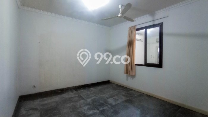 Rumah Sewa Jakarta Selatan LT 127m2 LB 350m2 Area Senopati Rumah Sewa Jakarta Selatan LT 127m2 LB 350m2 Area Senopati