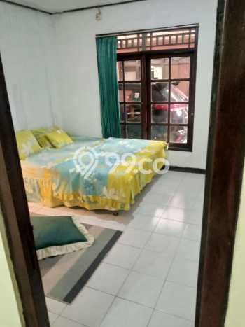 For Sale! Luxury House LT 300m2 Desain Modern di Kuningan For Sale! Luxury House LT 300m2 Desain Modern di Kuningan