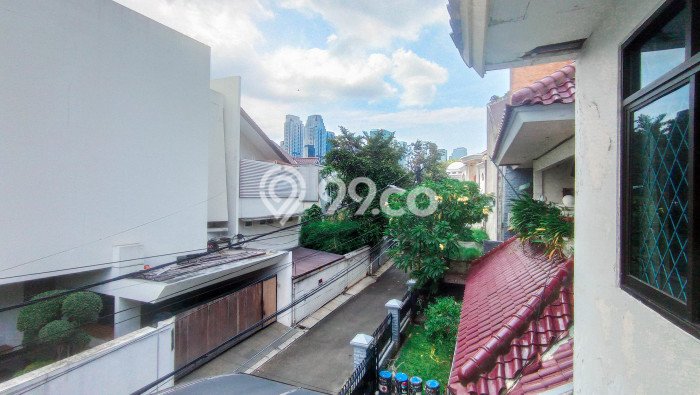 Rumah Sewa Jakarta Selatan LT 127m2 LB 350m2 Area Senopati Rumah Sewa Jakarta Selatan LT 127m2 LB 350m2 Area Senopati