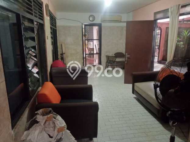 For Sale! Luxury House LT 300m2 Desain Modern di Kuningan For Sale! Luxury House LT 300m2 Desain Modern di Kuningan