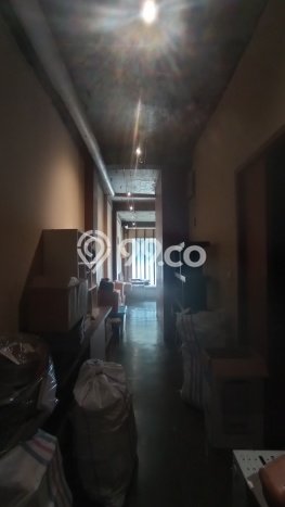 Area Strategis! Disewakan Kantor Lokasi Kebayoran Baru, Jakarta Selatan Cocok untuk Bisnis Area Strategis! Disewakan Kantor Lokasi Kebayoran Baru, Jakarta Selatan Cocok untuk Bisnis