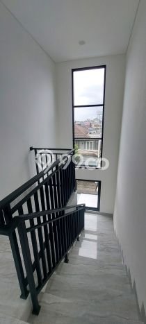 Rumah Luxury Modern Siap Huni di Kedoya Baru Jakarta Barat Rumah Luxury Modern Siap Huni di Kedoya Baru Jakarta Barat
