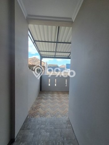 Rumah Strategis Minimalis Lb 85m2 di Cipondoh, Tangerang Rumah Strategis Minimalis Lb 85m2 di Cipondoh, Tangerang