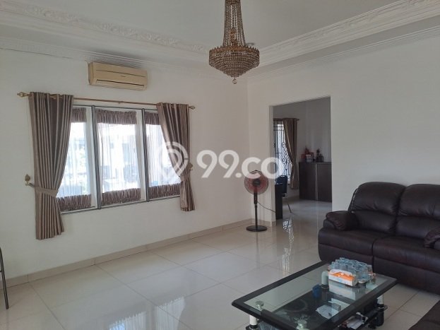 Rumah Mewah LB 425m2 Siap Pakai Desain Elegan di Modernland, Tangerang Rumah Mewah LB 425m2 Siap Pakai Desain Elegan di Modernland, Tangerang