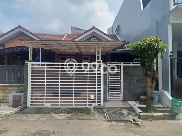 For Sale Rumah 2 Kamar Lokasi Ideal Bagus dan Strategis di Cipondoh For Sale Rumah 2 Kamar Lokasi Ideal Bagus dan Strategis di Cipondoh