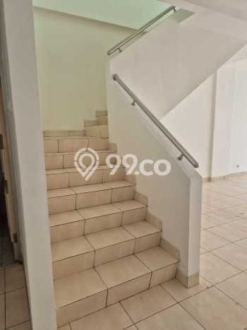 Ruko Usaha Dijual di Kebon Jeruk Jakarta Barat LT 67m2 & LB 202m2 Ruko Usaha Dijual di Kebon Jeruk Jakarta Barat LT 67m2 & LB 202m2
