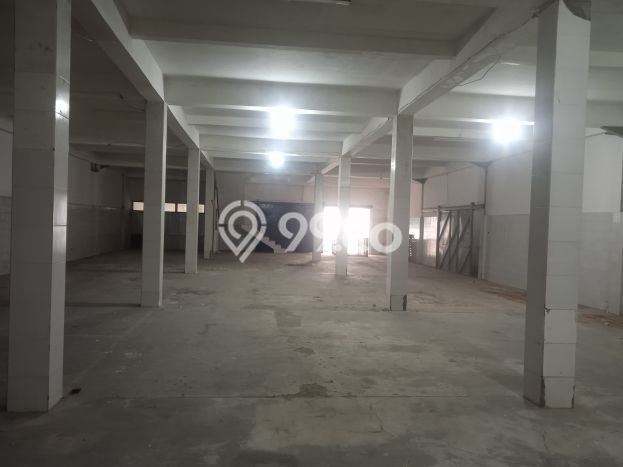 Area Ramai! Gudang Dijual di Tangerang untuk Bisnis Luas Bangunan 1000m2 Area Ramai! Gudang Dijual di Tangerang untuk Bisnis Luas Bangunan 1000m2