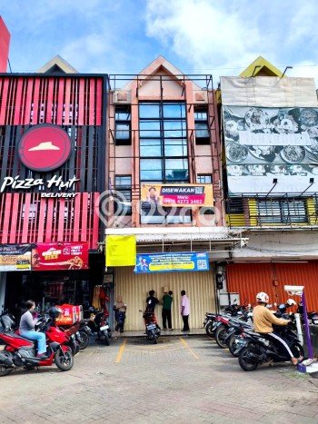 Ruko Disewa di Tangerang dengan LB 300m2 Area Komersial Ramai Ruko Disewa di Tangerang dengan LB 300m2 Area Komersial Ramai