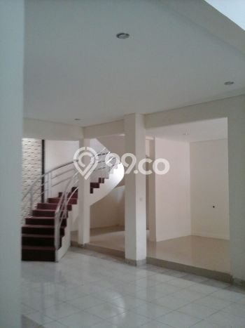 For Sale! Luxury House LT 170m2 Desain Elegan di Alam Sutera For Sale! Luxury House LT 170m2 Desain Elegan di Alam Sutera