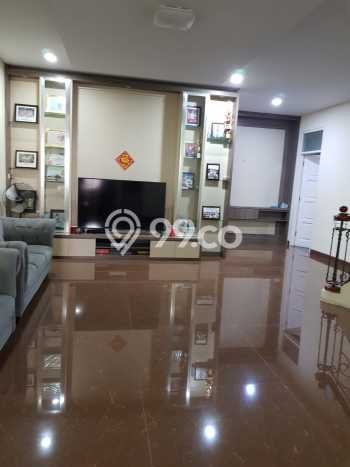 Siap Huni Rumah Mewah 4 Kamar di Kebon Jeruk Dekat ke Mana Saja Siap Huni Rumah Mewah 4 Kamar di Kebon Jeruk Dekat ke Mana Saja