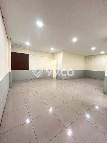Ruko untuk disewa di Karawaci punya LT 200m2 & LB 200m2 harga sewa kompetitif Ruko untuk disewa di Karawaci punya LT 200m2 & LB 200m2 harga sewa kompetitif