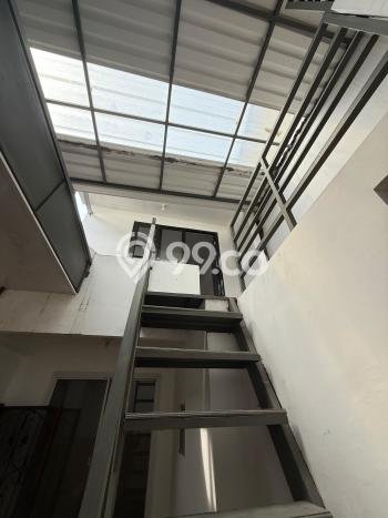 Rumah Luas Asri 4 KT Siap Huni di Villa Melati Mas Tangerang Selatan Rumah Luas Asri 4 KT Siap Huni di Villa Melati Mas Tangerang Selatan