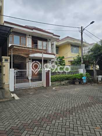 Dijual Rumah Mewah Elegan Dengan View Cantik di Meruya, Jakarta Barat Dijual Rumah Mewah Elegan Dengan View Cantik di Meruya, Jakarta Barat