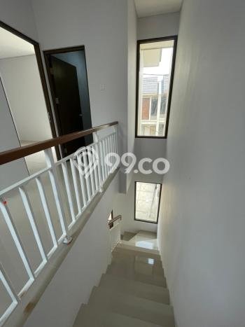 Rumah Modern 2 KT di BSD Tangerang Unfurnished Rumah Modern 2 KT di BSD Tangerang Unfurnished