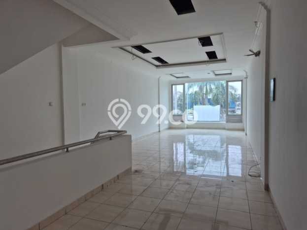 Ruko Usaha Dijual di Kebon Jeruk Jakarta Barat LT 67m2 & LB 202m2 Ruko Usaha Dijual di Kebon Jeruk Jakarta Barat LT 67m2 & LB 202m2
