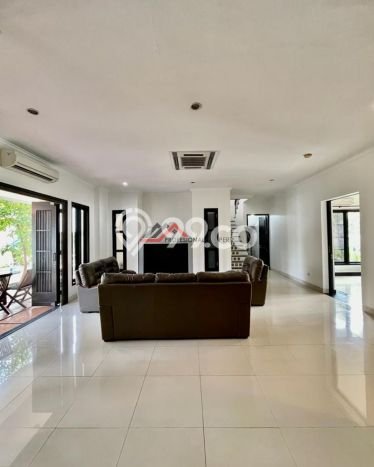Jual Rumah Mewah Elegan Dengan View Cantik di Kemang, Jakarta Selatan Jual Rumah Mewah Elegan Dengan View Cantik di Kemang, Jakarta Selatan