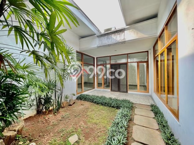 For Sale! Luxury House LT 1035m2 Desain Elegan di Pejaten For Sale! Luxury House LT 1035m2 Desain Elegan di Pejaten