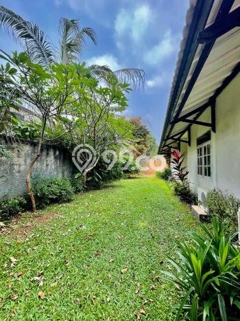 Rumah Elit LB 400m2 Siap Huni Desain Elegan di Kemang, Jakarta Selatan Rumah Elit LB 400m2 Siap Huni Desain Elegan di Kemang, Jakarta Selatan