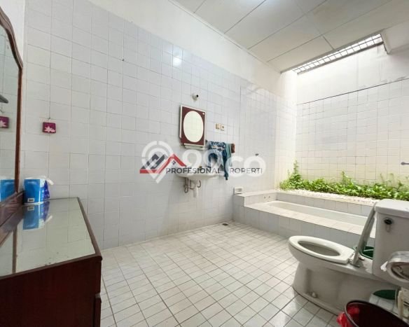 Disewakan Rumah Nyaman LT 1200m2 / LB 500m2 di Cipete, Jakarta Selatan Disewakan Rumah Nyaman LT 1200m2 / LB 500m2 di Cipete, Jakarta Selatan