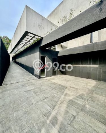 Hunian Elit LB 700m2 Siap Huni Desain Elegan di Ampera, Jakarta Selatan Hunian Elit LB 700m2 Siap Huni Desain Elegan di Ampera, Jakarta Selatan