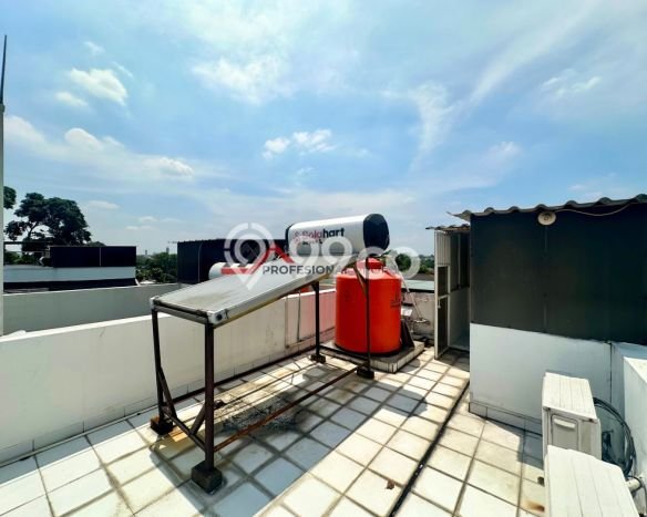 Ready to Use! Luxury House LT 247m2 Desain Modern di Kemang Ready to Use! Luxury House LT 247m2 Desain Modern di Kemang
