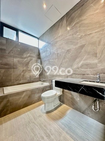 Jual Rumah Mewah Megah Dengan View Cantik di Lebak Bulus, Jakarta Selatan Jual Rumah Mewah Megah Dengan View Cantik di Lebak Bulus, Jakarta Selatan