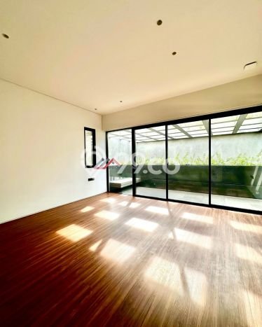 Hunian Elit LB 700m2 Siap Huni Desain Elegan di Ampera, Jakarta Selatan Hunian Elit LB 700m2 Siap Huni Desain Elegan di Ampera, Jakarta Selatan