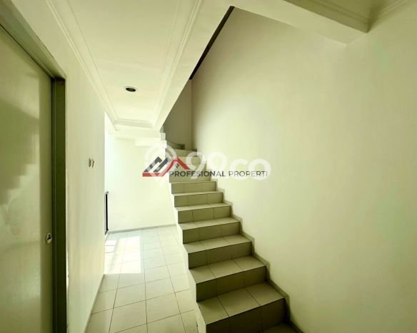 Ready to Use! Luxury House LT 247m2 Desain Modern di Kemang Ready to Use! Luxury House LT 247m2 Desain Modern di Kemang